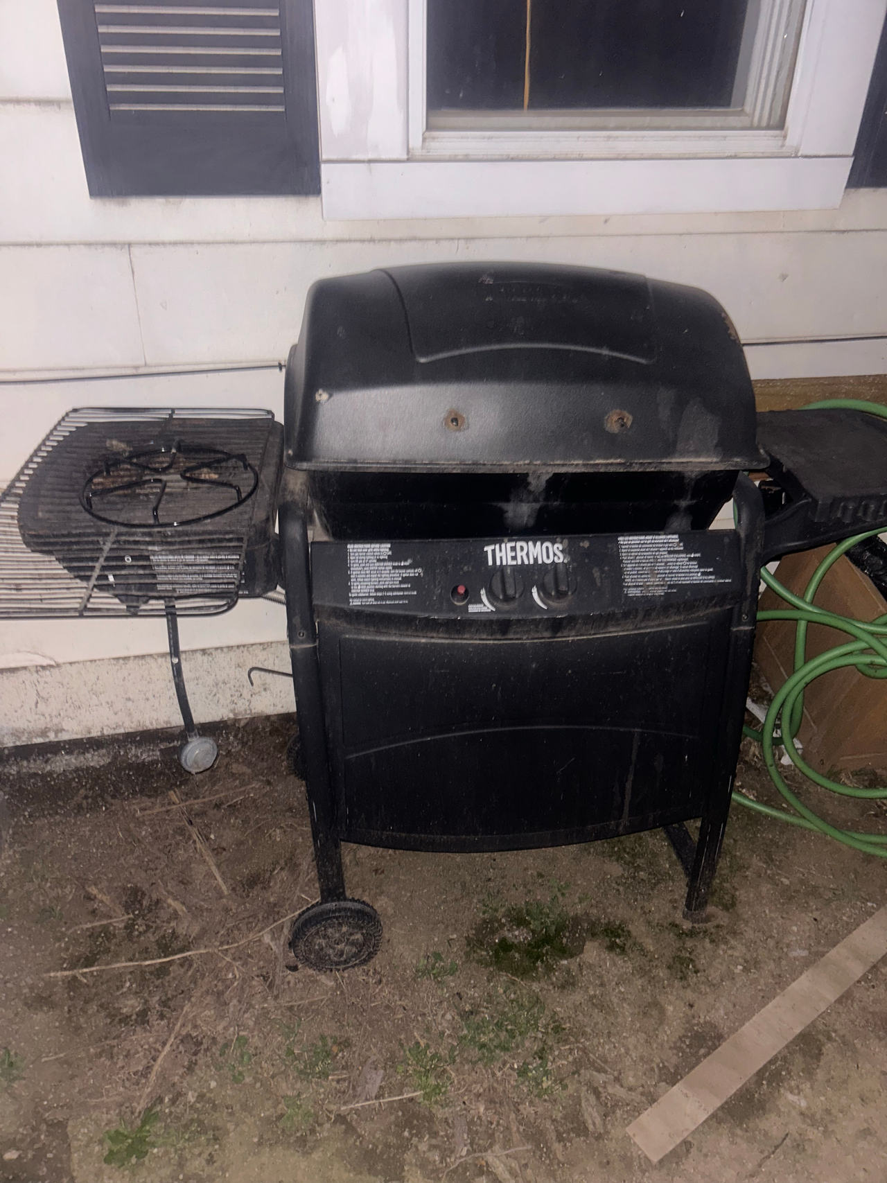 Thermos 2-Burner Propane Gas Grill