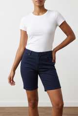Hybrid & Company Women's Hyper Ultra Stretch Bermuda Shorts sz X-Large - Image 1