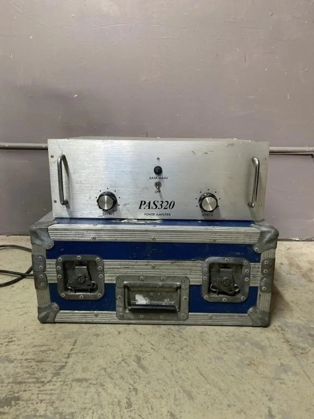 PAS PAS320 Power Amplifier w Road Case (Tested and Working!)