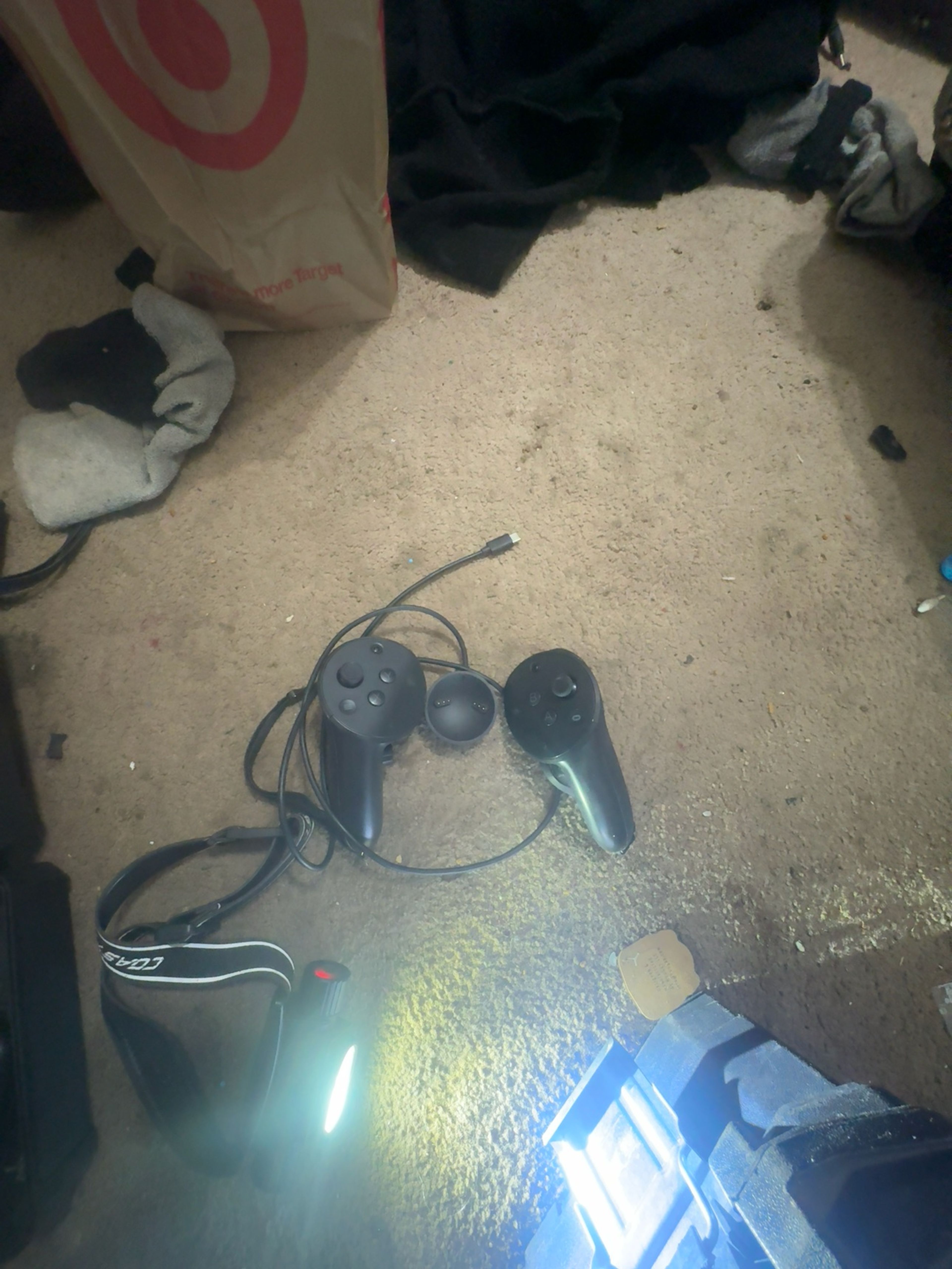 Meta Quest Pro VR Controller Black left and right with charger