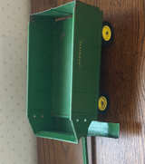 John Deere 1/16 Scale Die-Cast Flare Box Wagon - Image 1