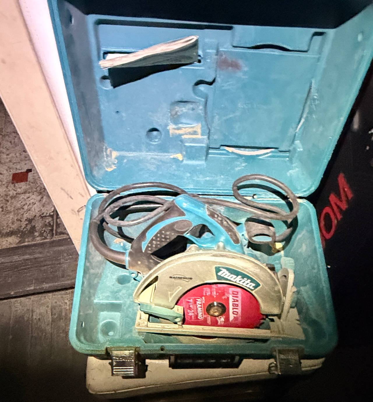 Makita 5007MG 7-1/4" Magnesium Circular Saw