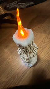 Skull Candle Holder with Lighted LEDs - Image 4