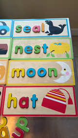 Melissa & Doug See & Spell Wooden Educational Toy - Image 3