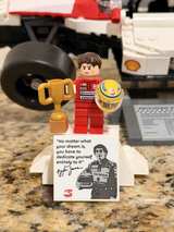 LEGO Icons McLaren MP4/4 & Ayrton Senna 10330 - Image 5