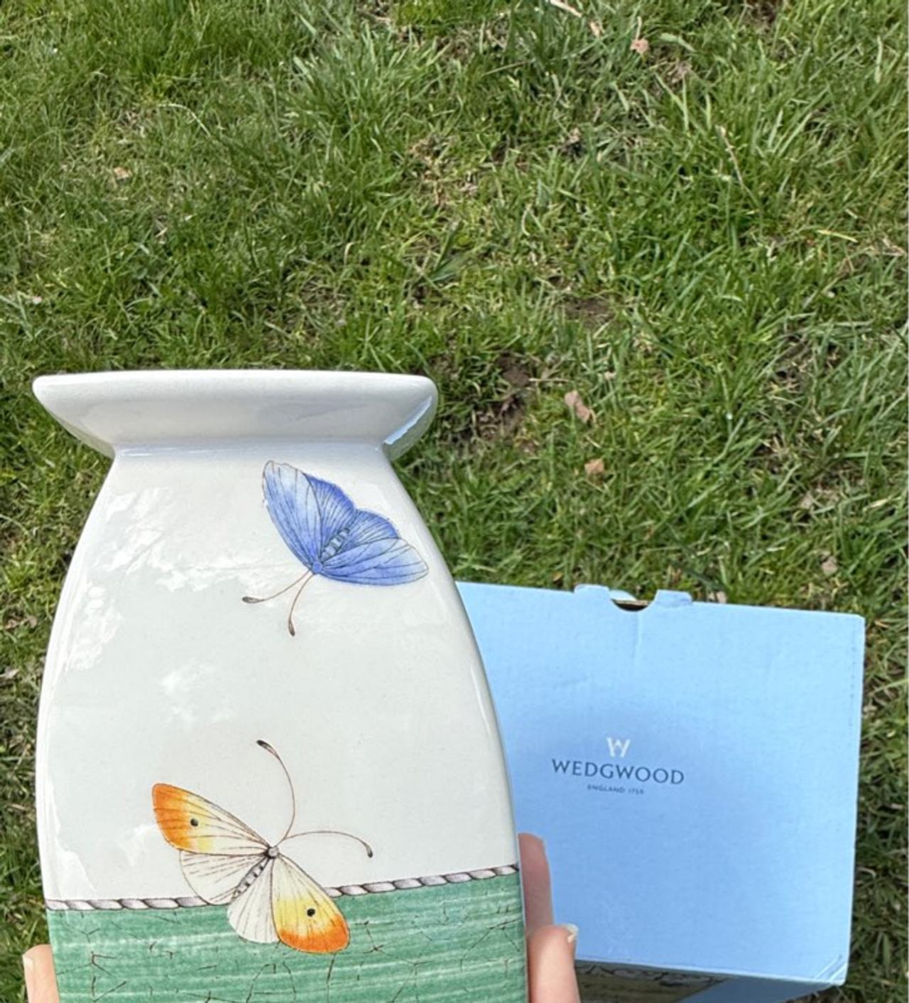 Wedgwood Sarah's Garden Bloom Vase (1997)