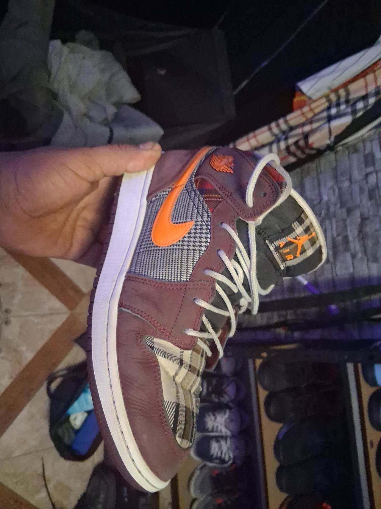 Air Jordan 1 Mid SE Tartan Swoosh