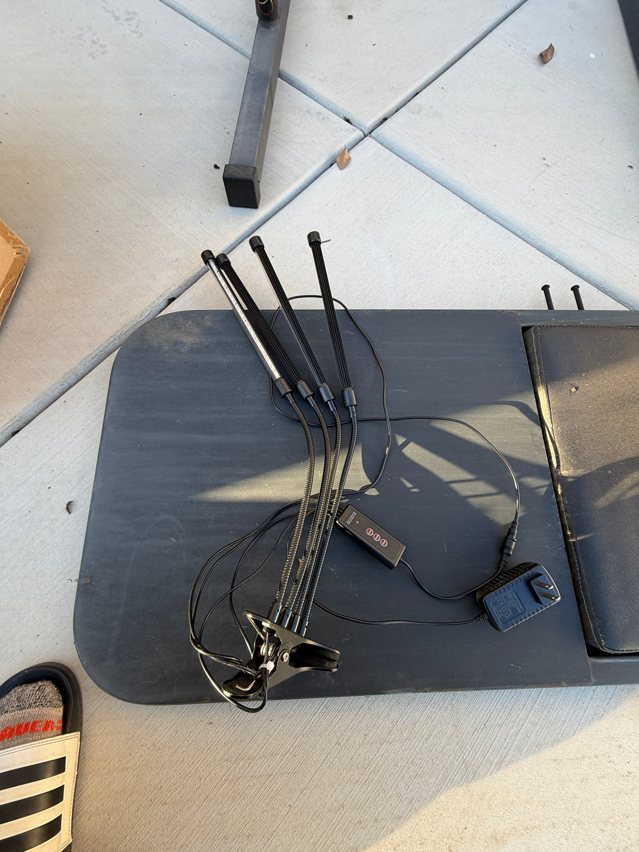 4-Head LED Grow Light with Clip