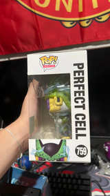 Funko Pop! Animation Dragon Ball Z Perfect Cell #759 (Glow in the Dark) 2020 Spring Convention Exclusive - Image 2