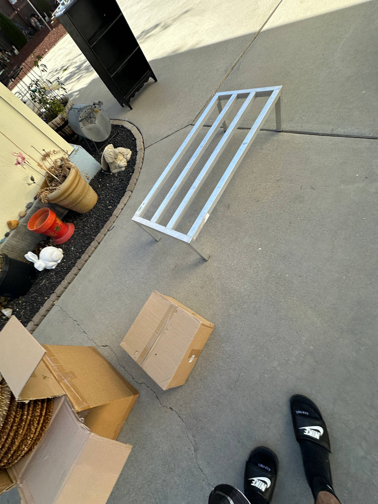 Metal food rack for restraunts