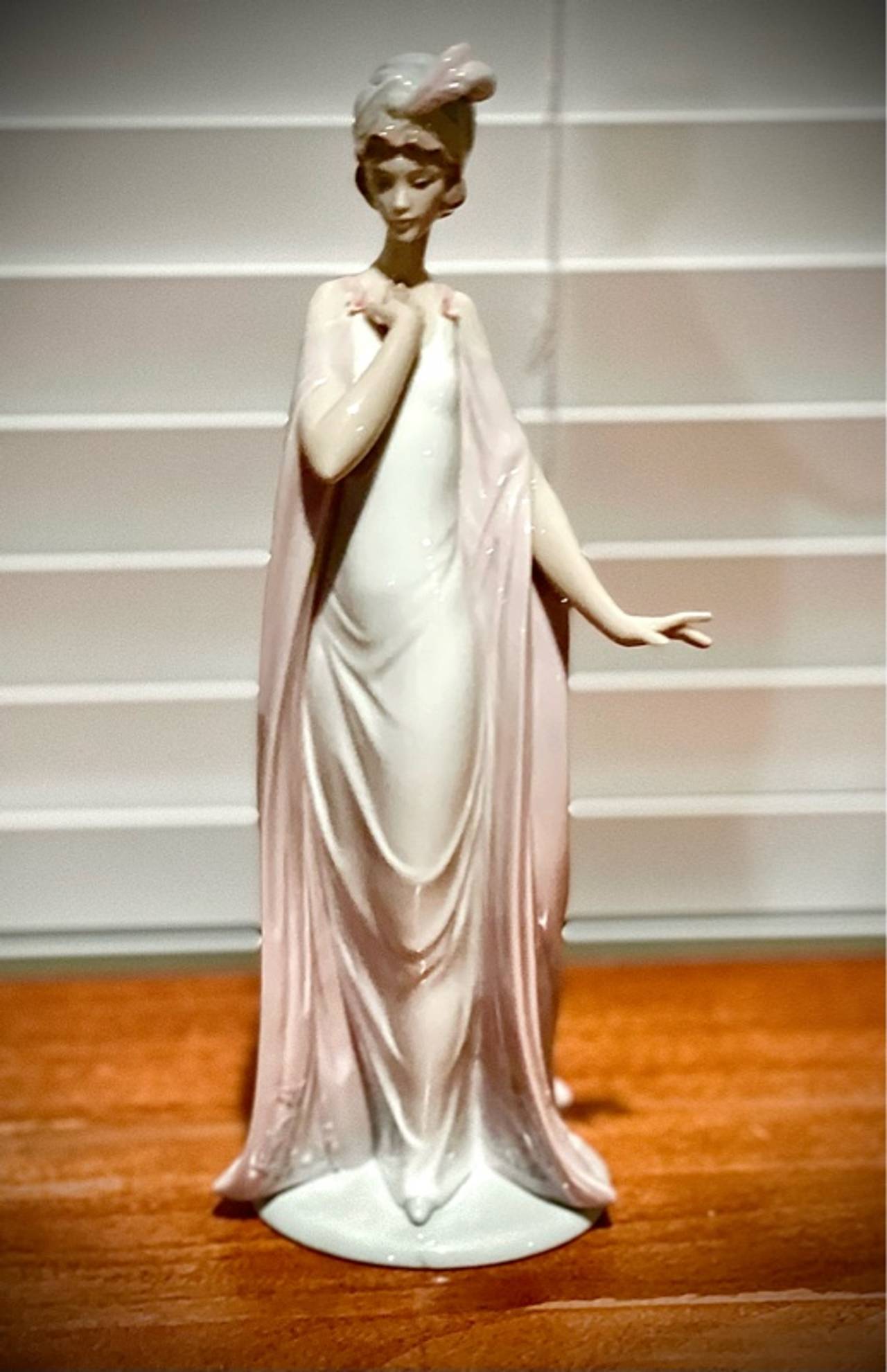 Lladro Breathless Lady Figurine