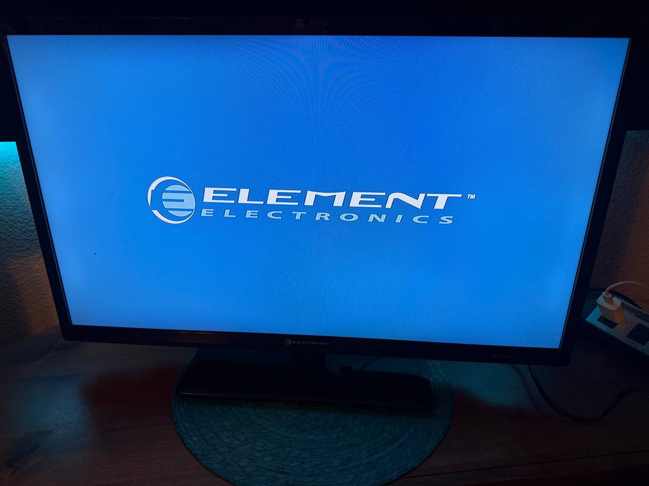 Element 32" Class 720p 60Hz LED TV