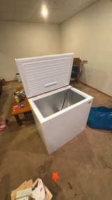 Vissani Chest Freezer - Image 2