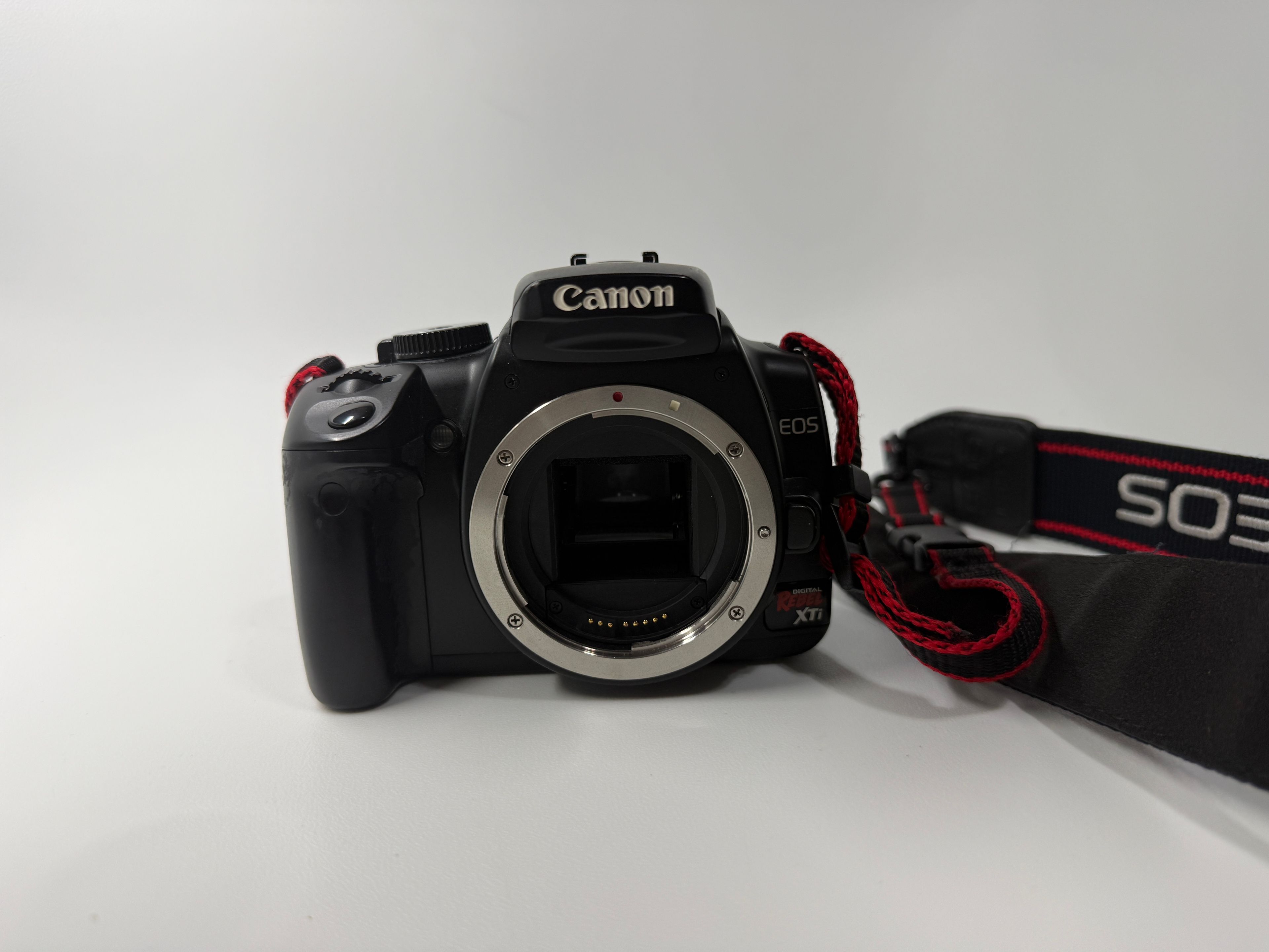 Canon EOS Digital Rebel XTi - Image 3