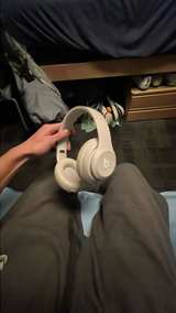 Beats Studio3 Wireless Noise Cancelling Headphones - Image 3