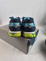 ASICS GEL-Nimbus 16 Turquoise/Sharp Green/Navy size 9.5 worn very few times - Image 4