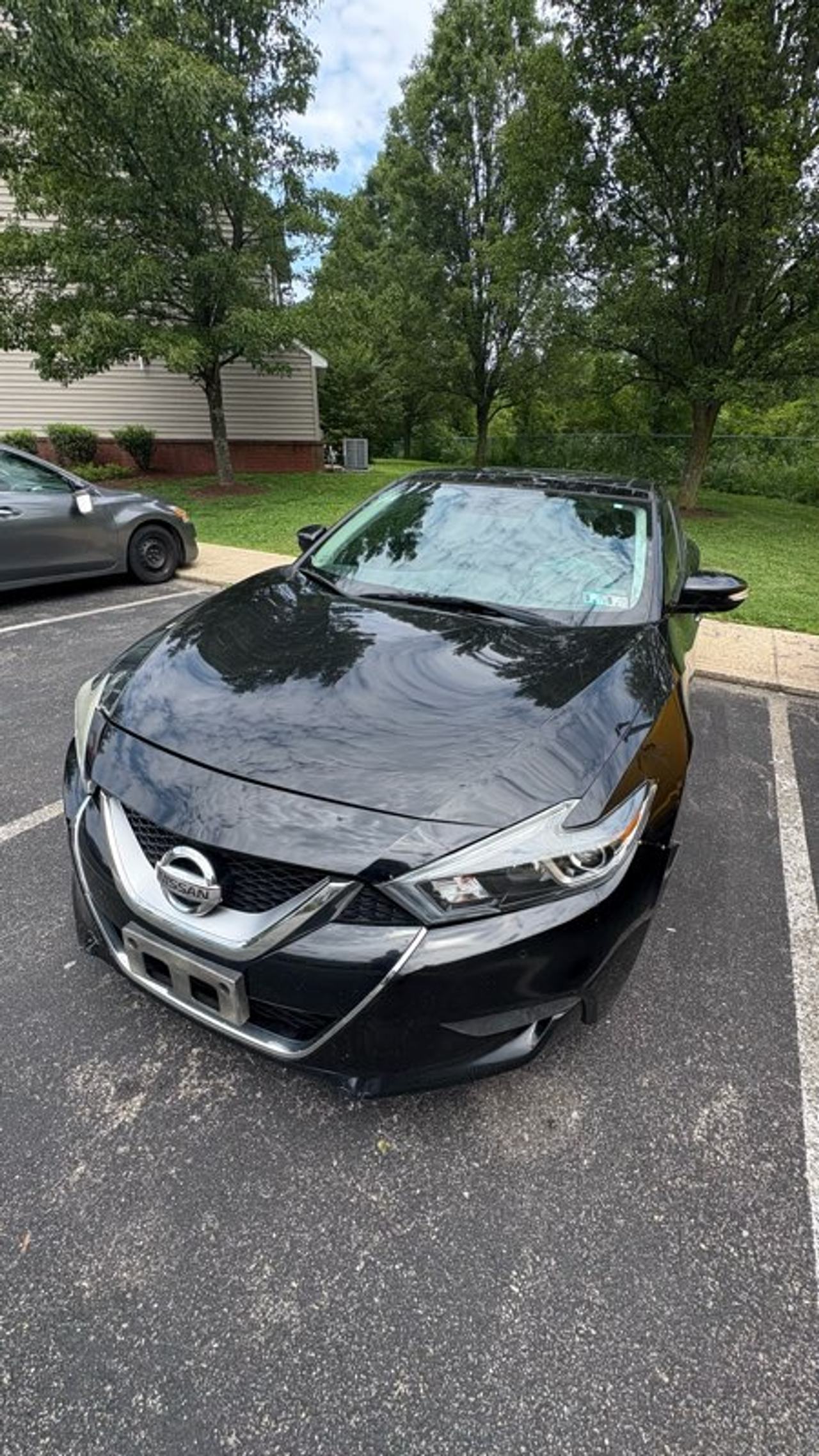 2016Nissan Maxima COME GET IT 
Have brand new rotors & brake.
 needs
Oil change 