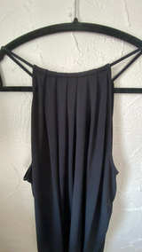 Banana Republic Women's Black Pleated Sleeveless Top - Image 3