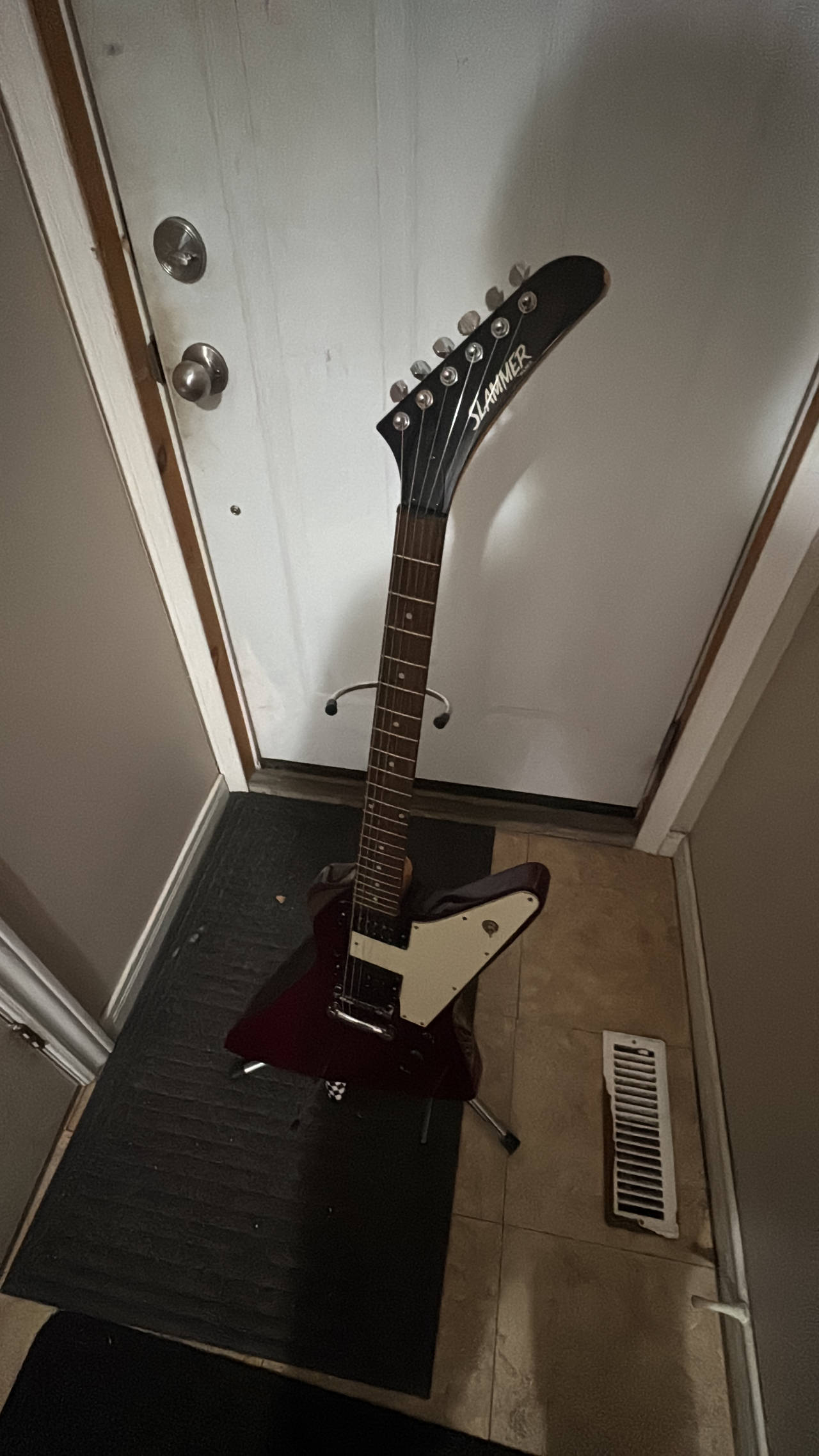 Hamer Slammer Electric Guitar(explorer) 