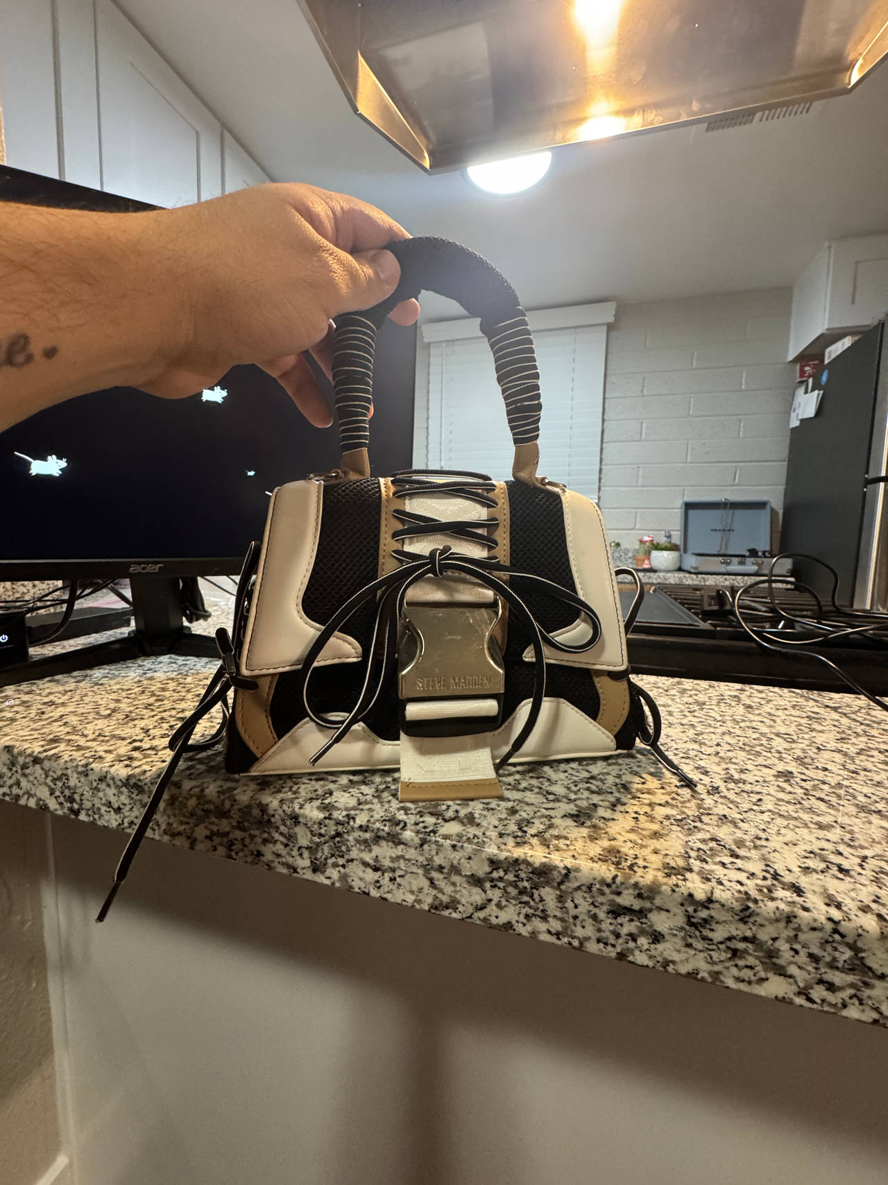 Steve Madden Handbag
New never used