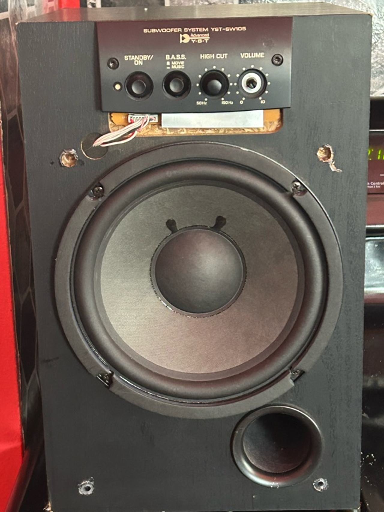 Yamaha YST-SW205 Powered Subwoofer