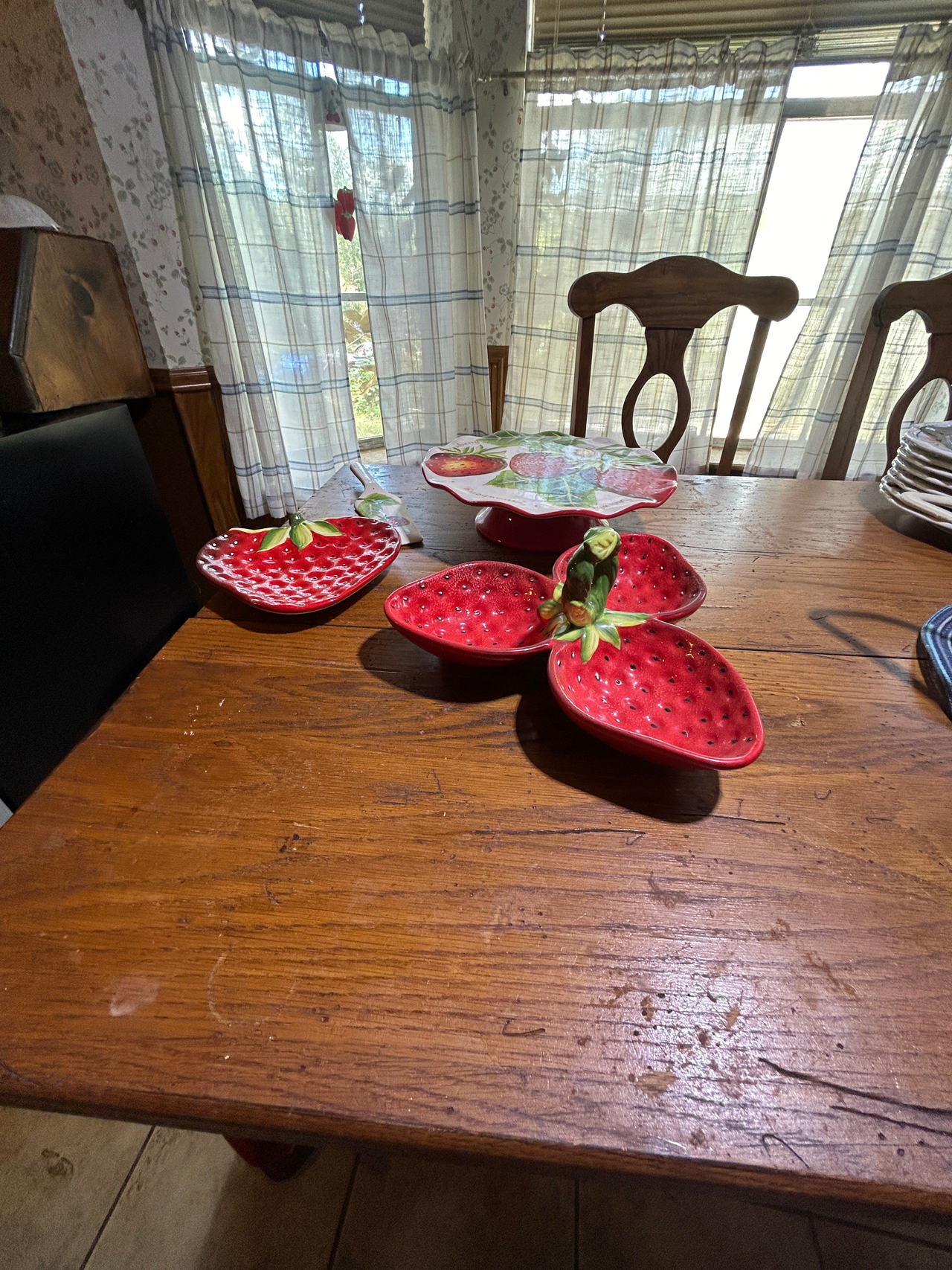 Strawberry Shaped Ceramic Serving Dishes