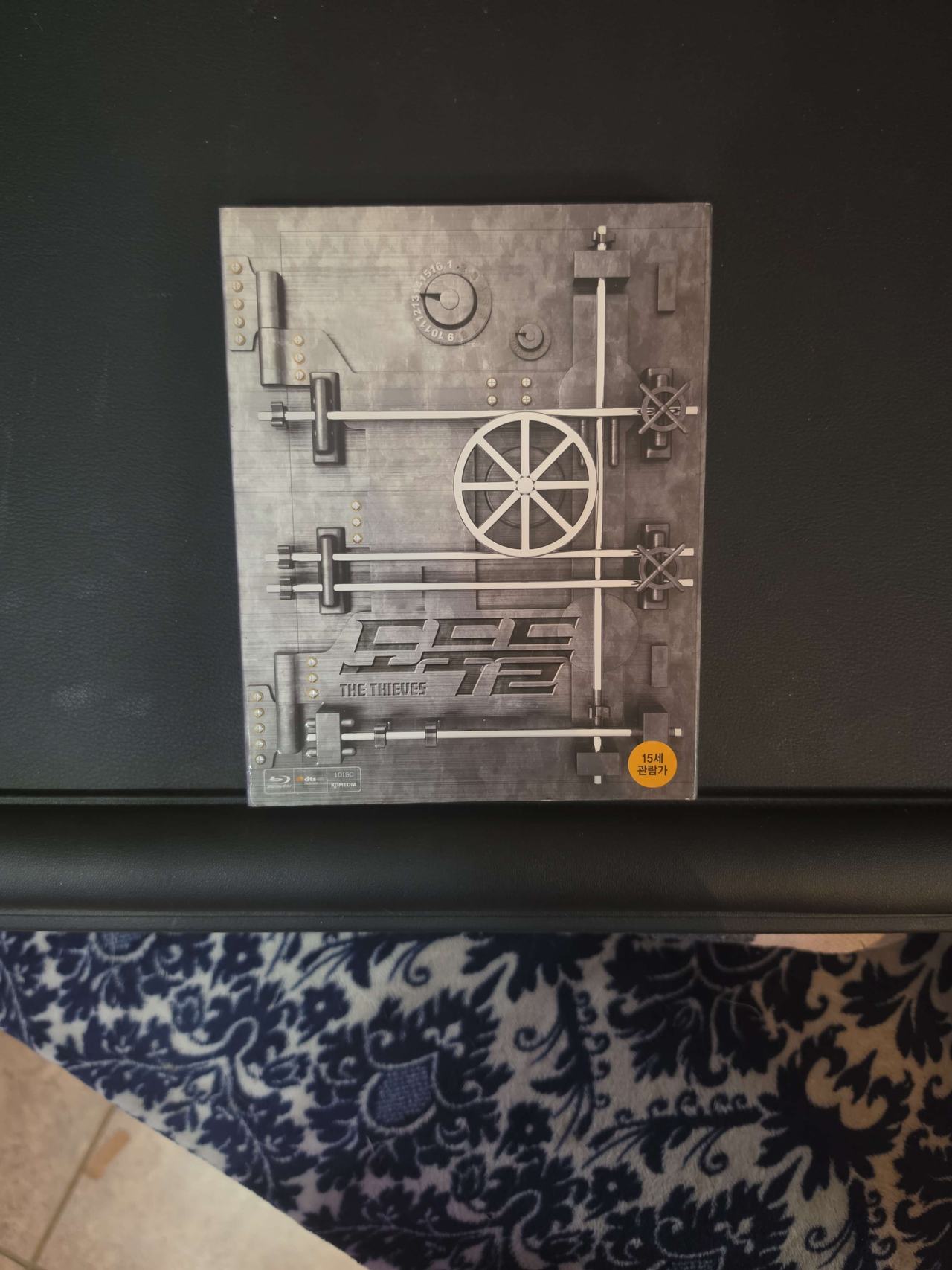 The Thieves Blu-ray Steelbook (KimchiDVD Exclusive)