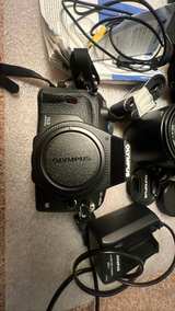 Olympus E-450 DSLR Camera Kit - Image 2