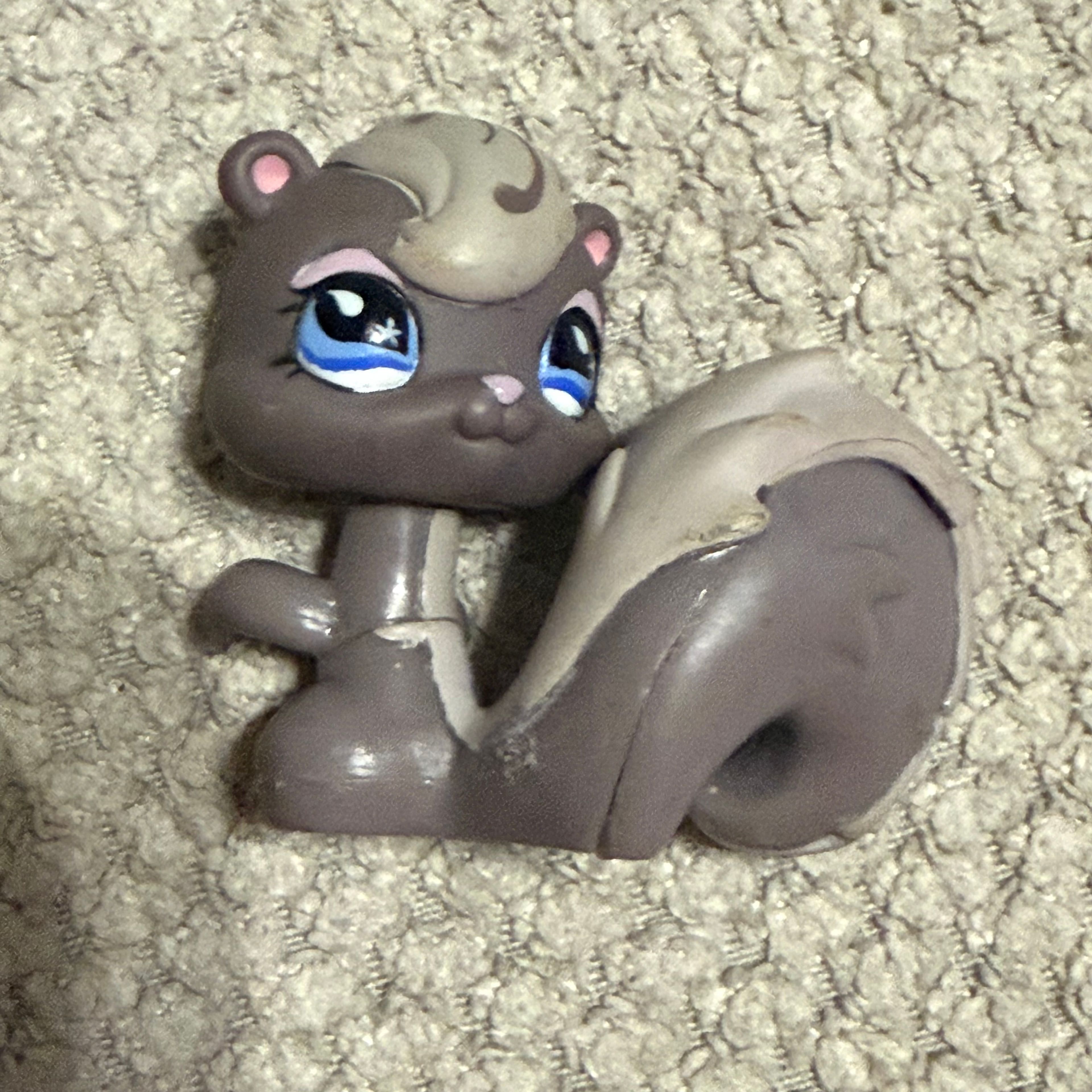 Littlest Pet Shop #484 Gray Squirrel Blue Tear Drop Star Eyes LPS Figure - Image 6