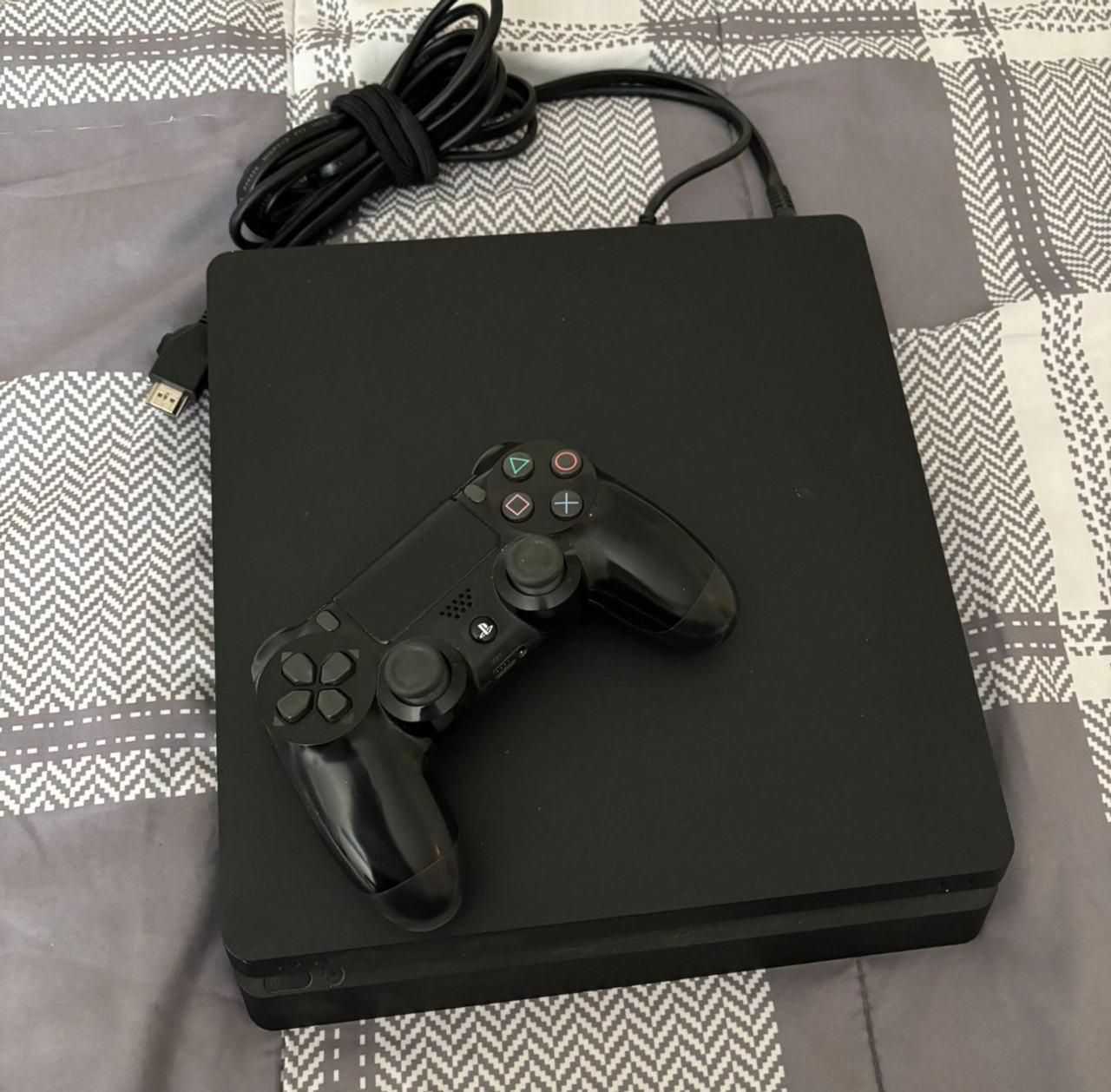 PlayStation 4 Slim