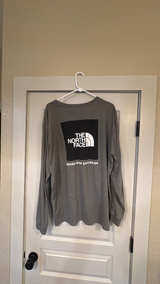 The North Face Men's Long Sleeve T-Shirt Grey - Image 2