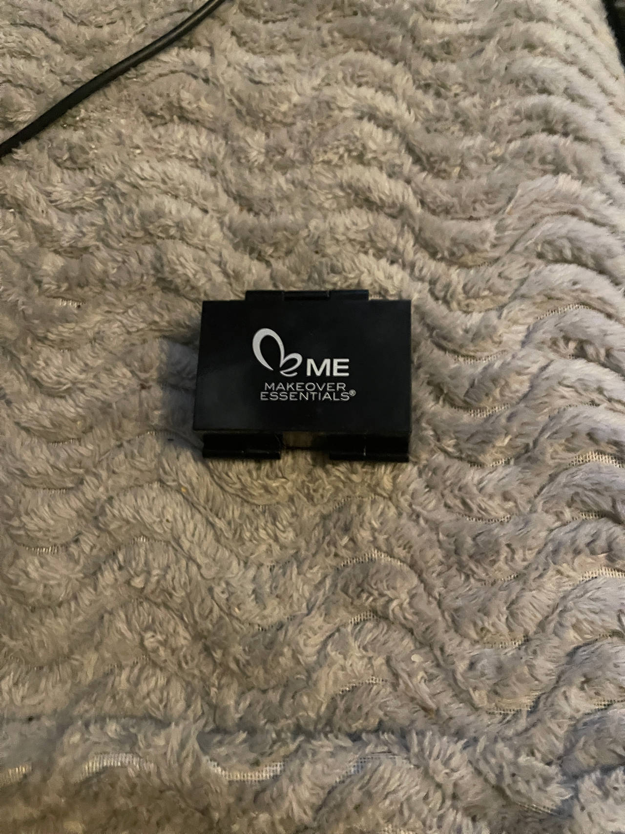 Makeover Essentials Compact