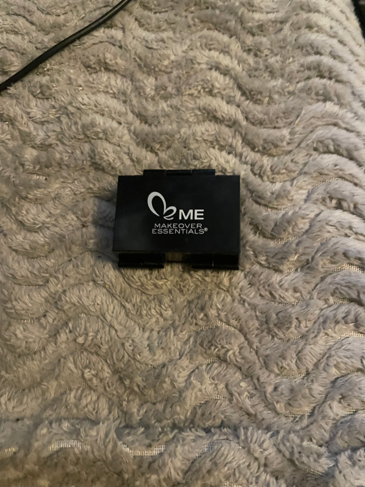 Makeover Essentials Compact
