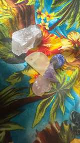 Assorted Crystal and Gemstone Collection - Image 3