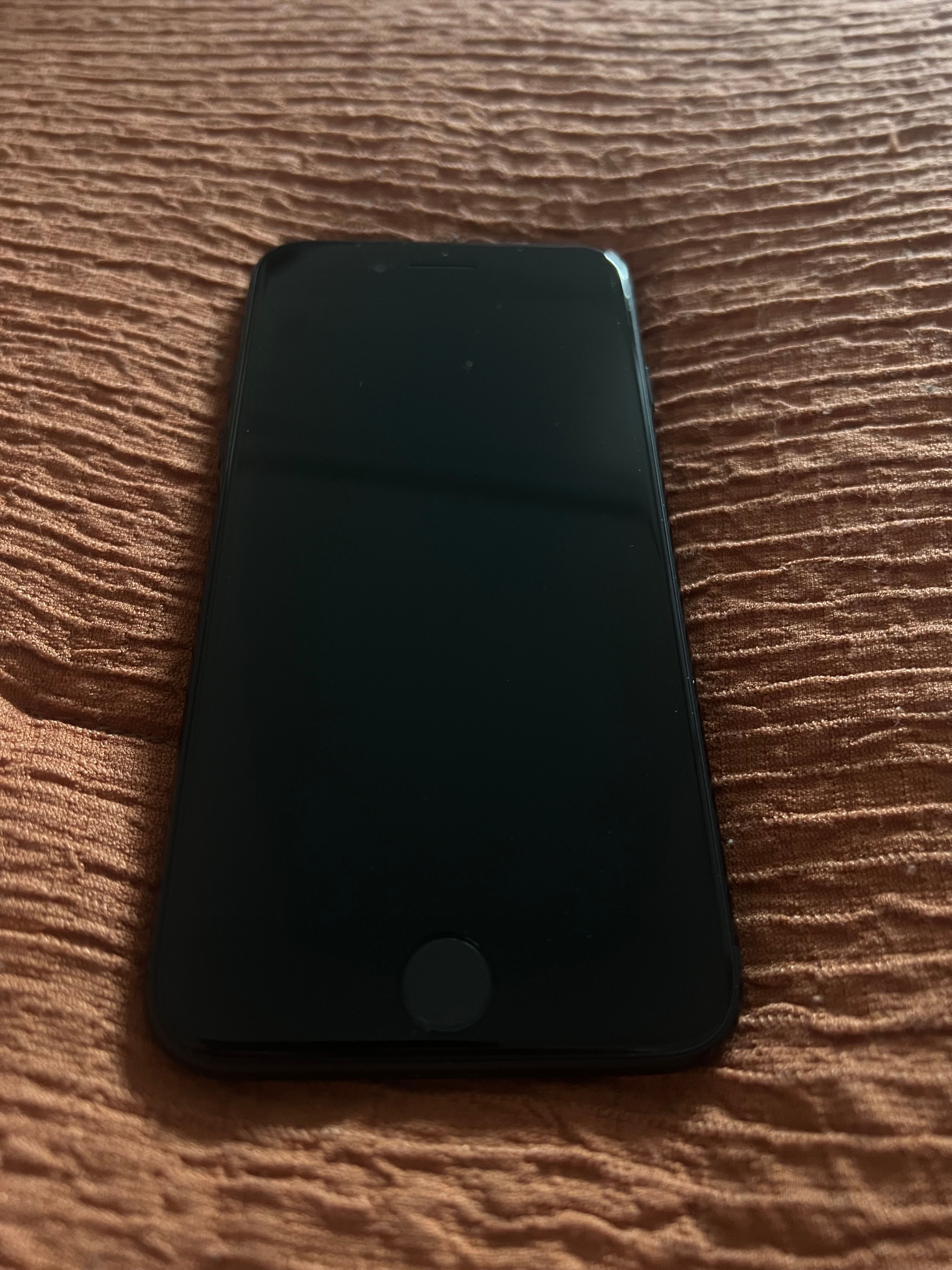 Apple iPhone SE 3rd Generation 64GB T-Mobile  - Image 4