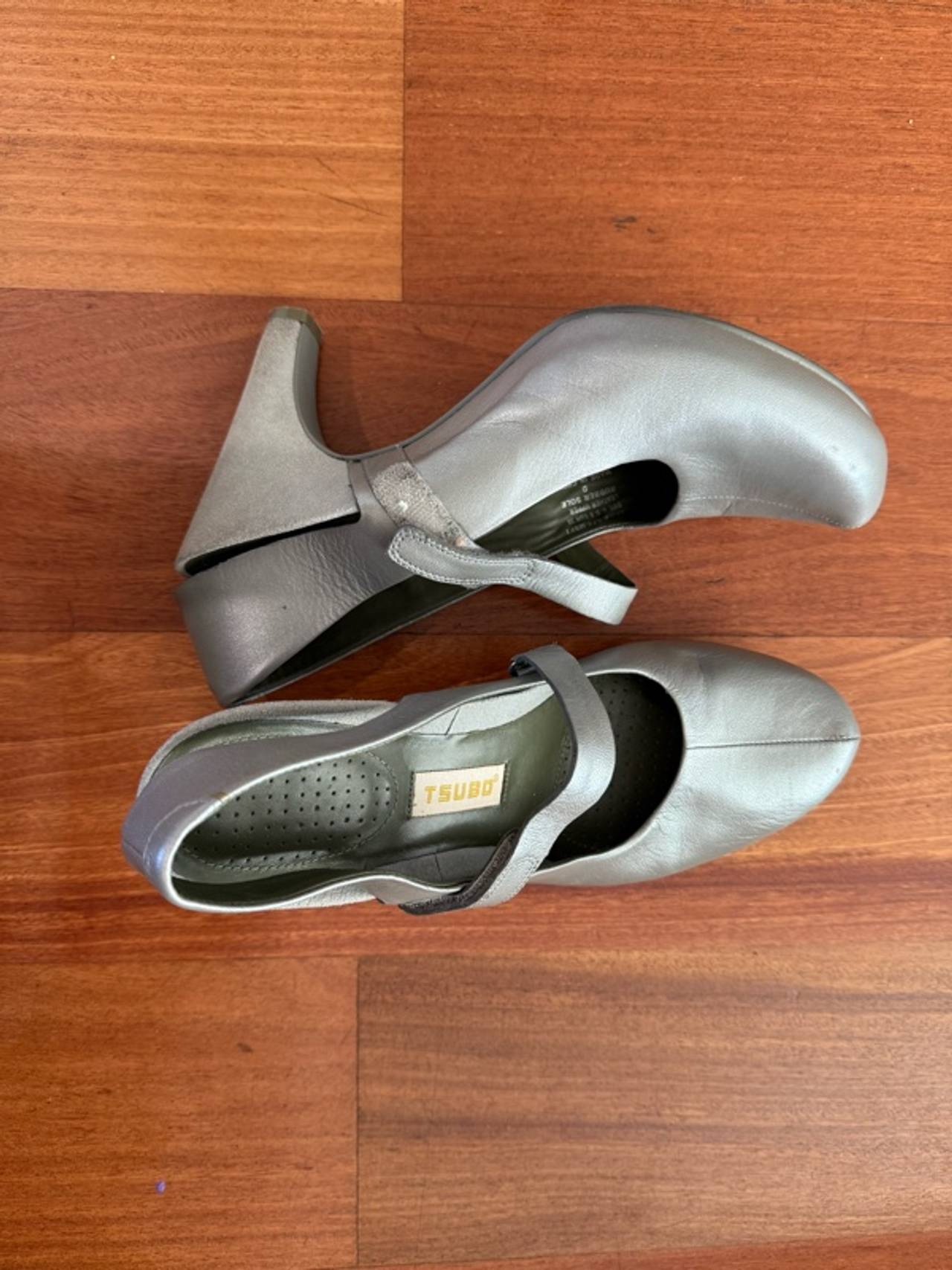 Tsubo Acrea Gray Leather Mary Jane Slingback Heels