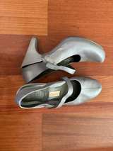 Tsubo Acrea Gray Leather Mary Jane Slingback Heels - Image 2