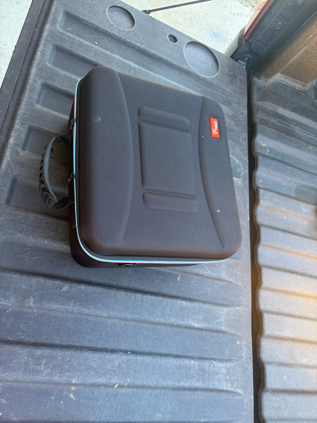 4 Total-Fantom Drives Hard Drive Carrying Case