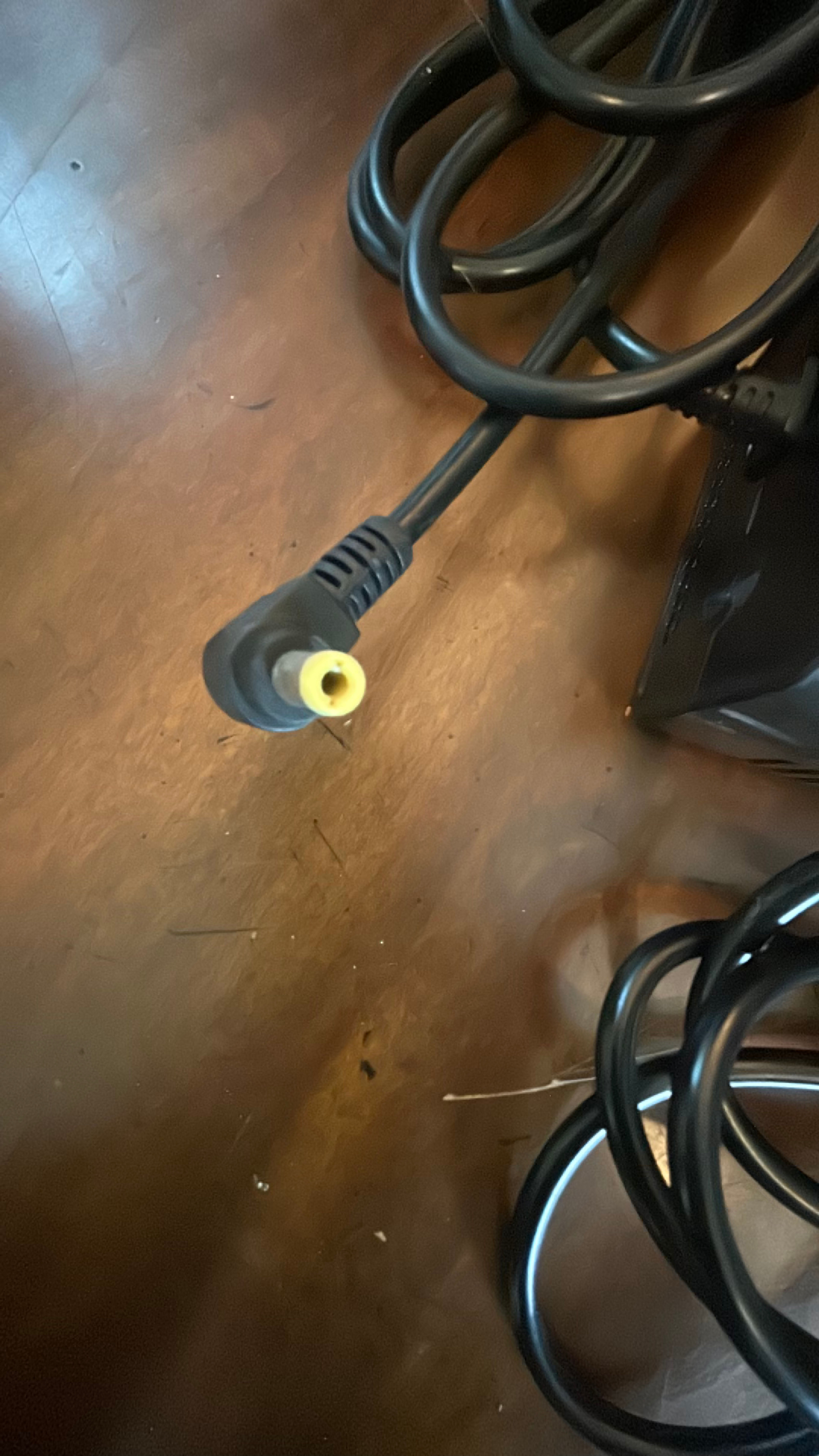 Mean Well GST280A15-C6P 15V 17A Power Adapter - Image 3