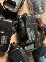 Canon EOS 40d d80 Nikon 5 cameras 4 lenses lot AS IS UNTESTED - Image 3