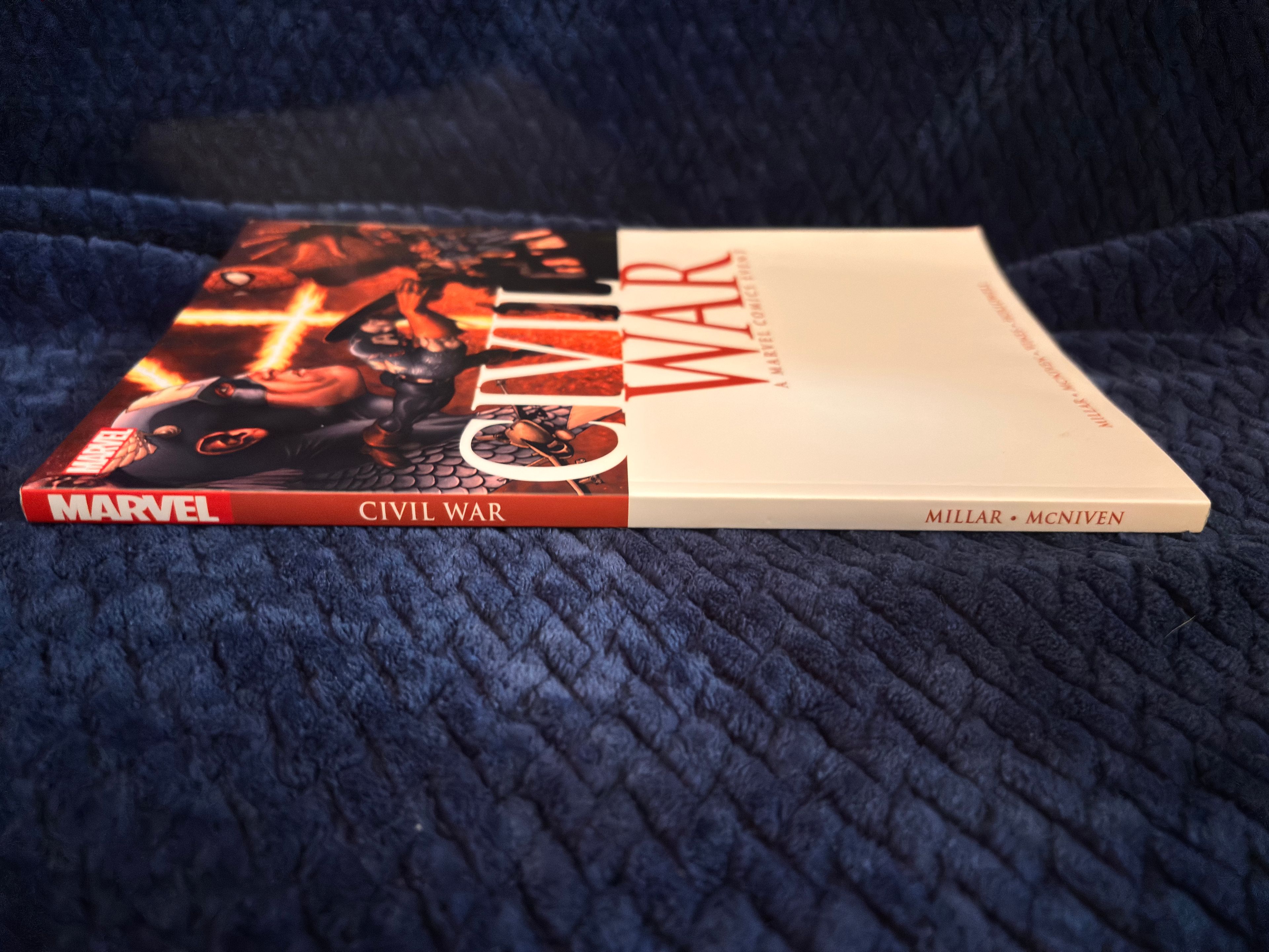 Marvel Civil War paperback Graphic Novel - Image 3