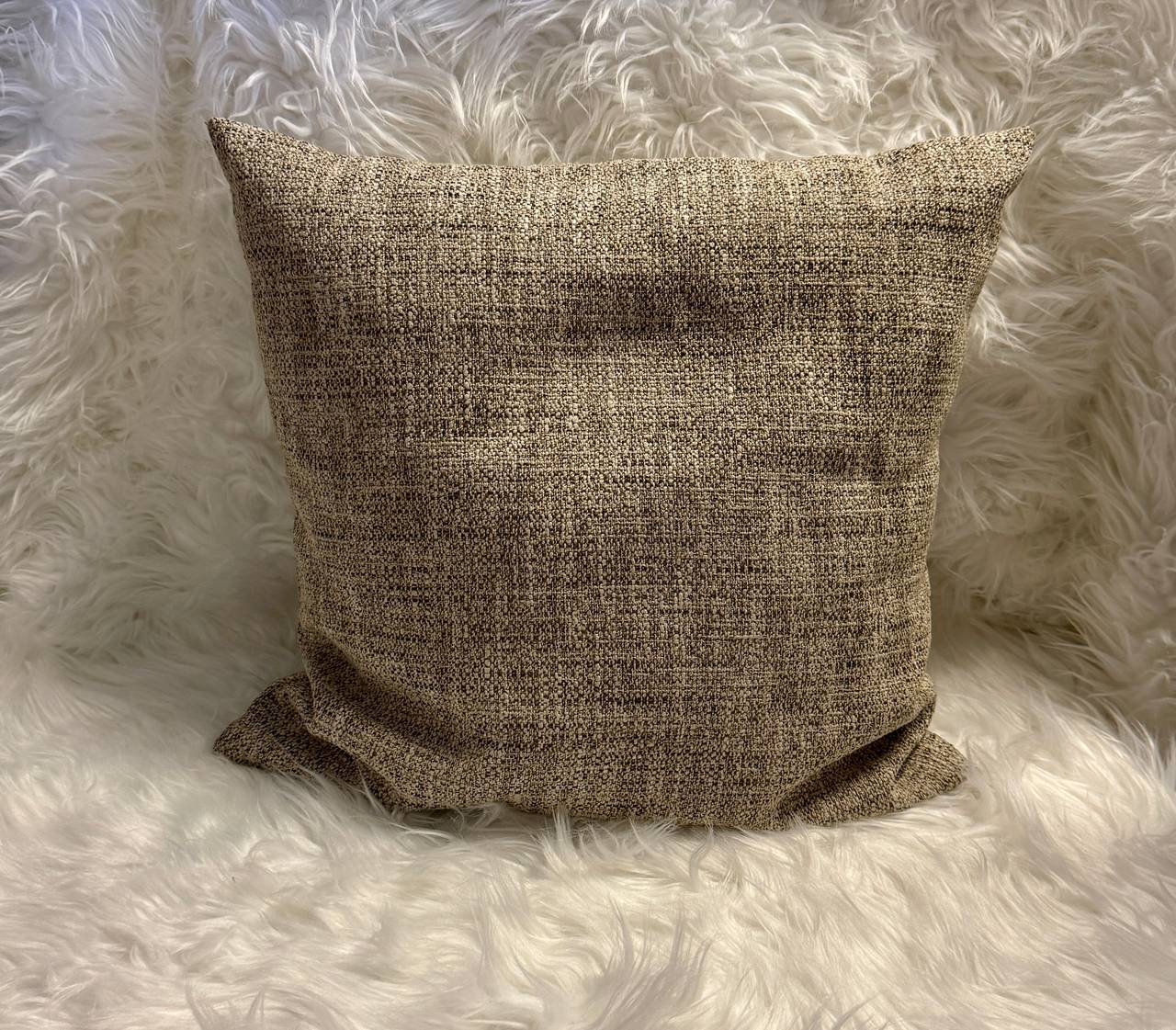 Throw Pillow with zippered pillow case cover 