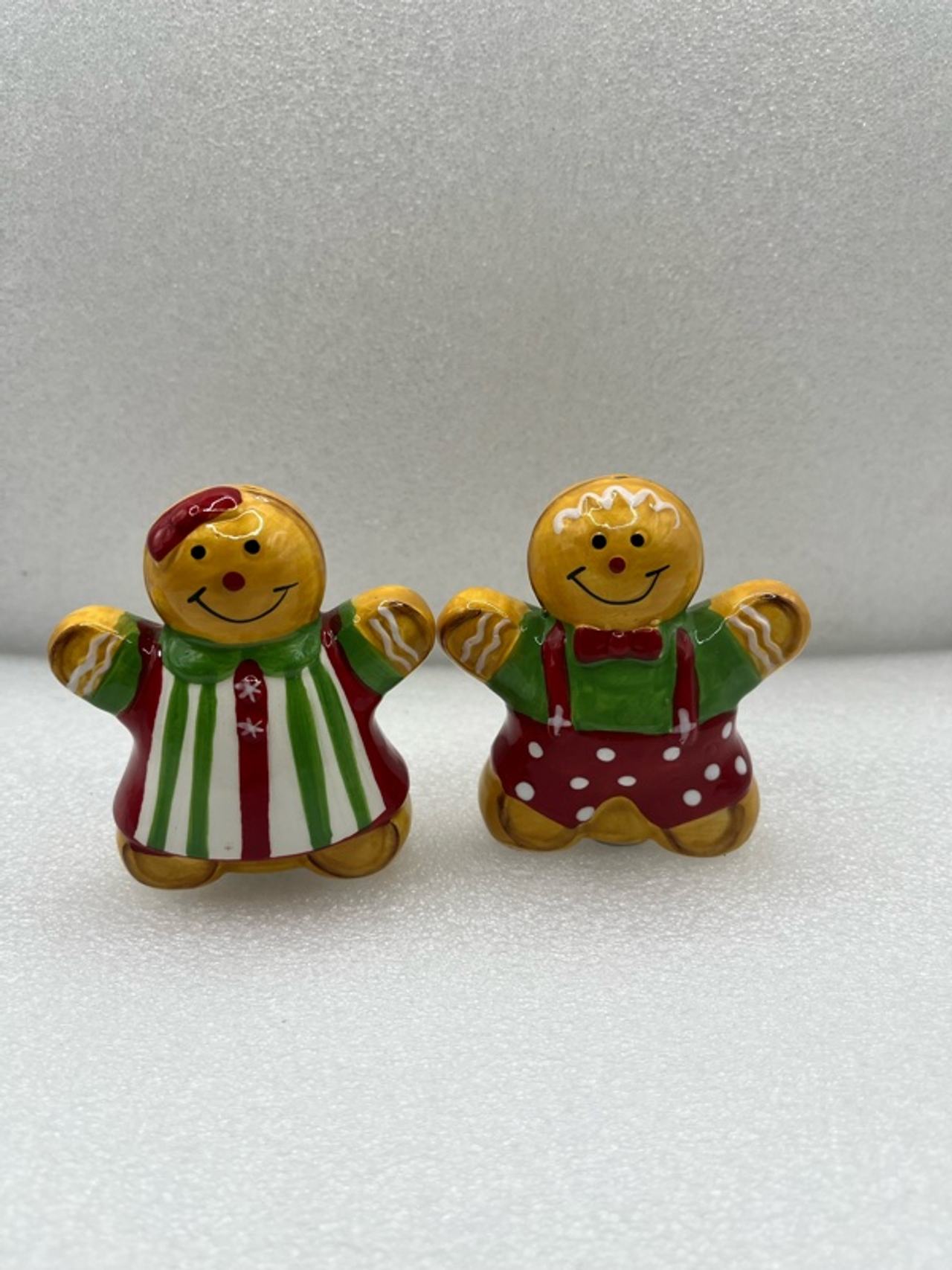 Cosmos Gifts Gingerbread Couple Salt & Pepper Shaker Set