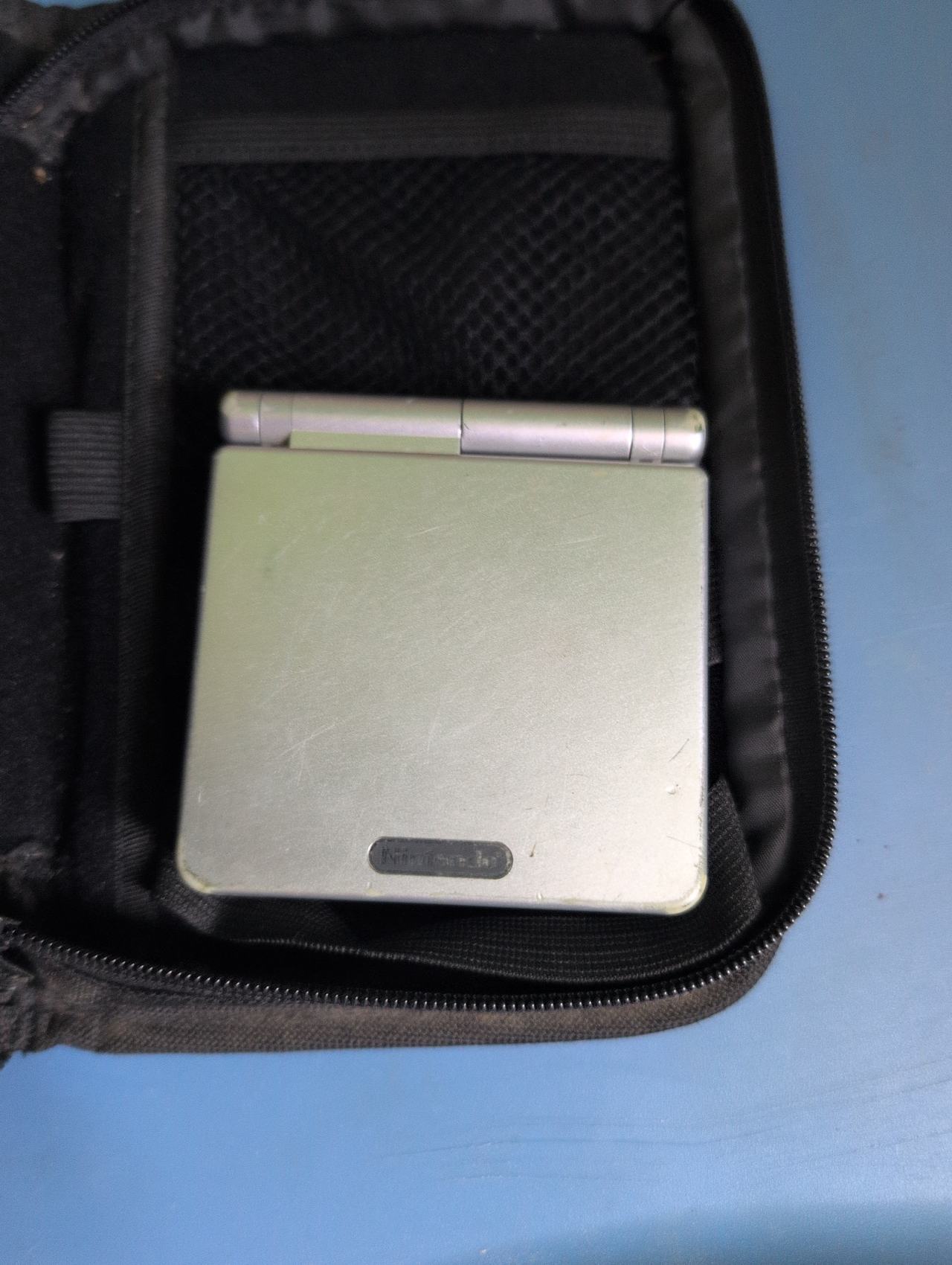 Nintendo Game Boy Advance SP Platinum Silver