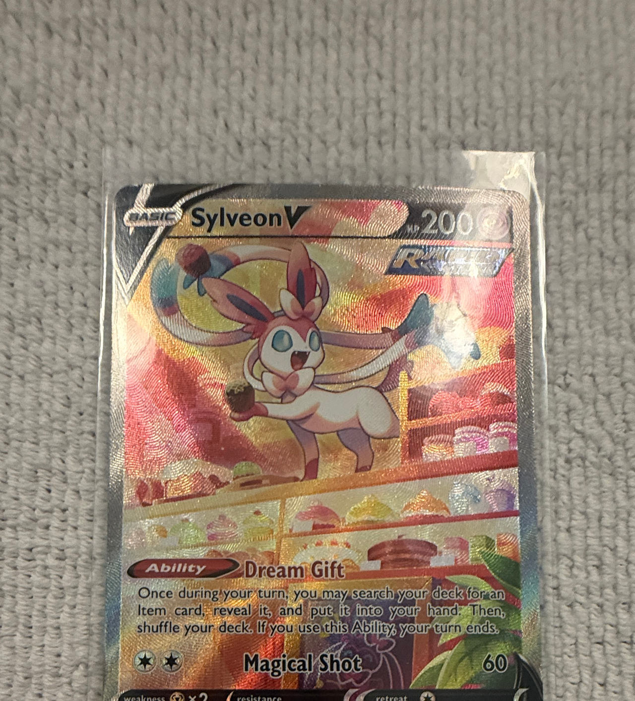 Sylveon V 184/203 - Sword & Shield: Evolving Skies