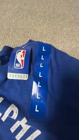 NBA Philadelphia 76ers Men's Blue Distressed Logo T-Shirt - Image 4