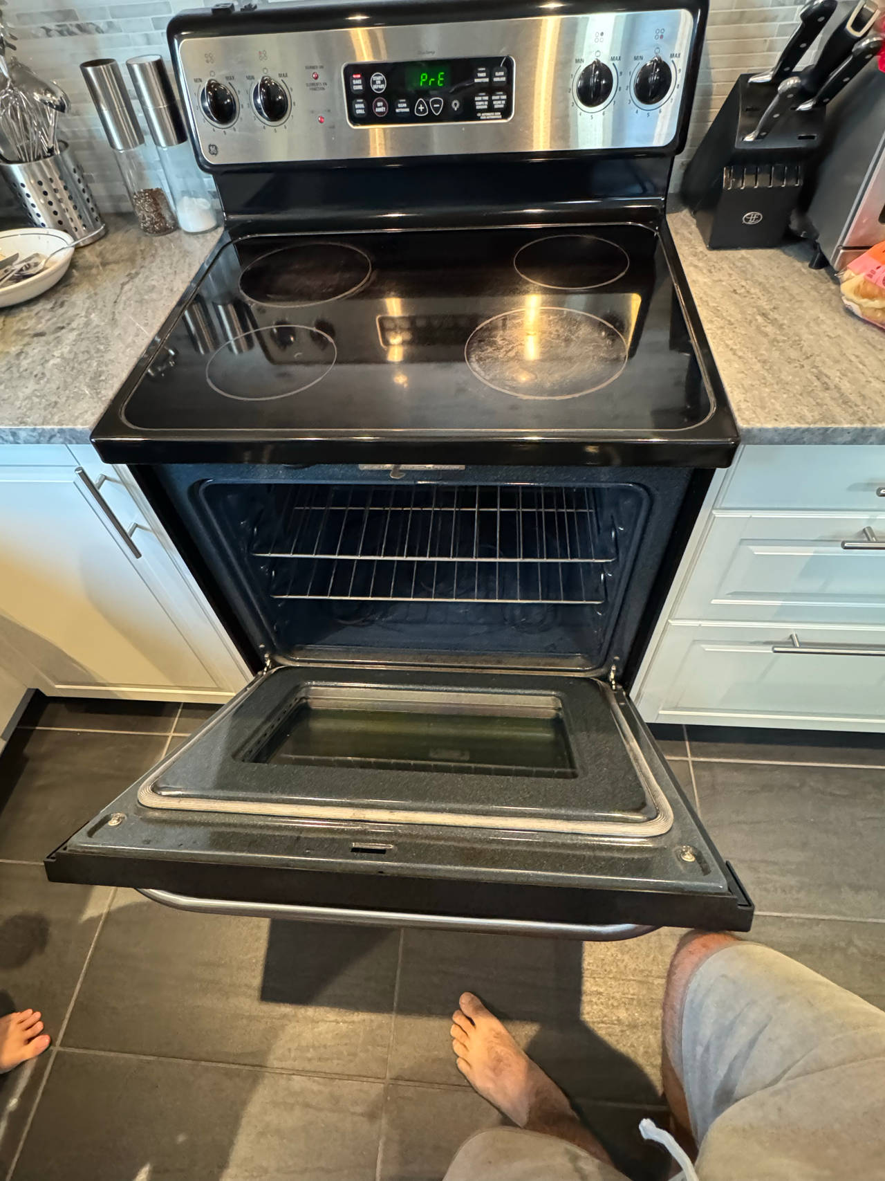 Electric Range with Smooth Top