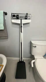 Health-O-Meter Mechanical Physician Scale with Height Rod - Image 1