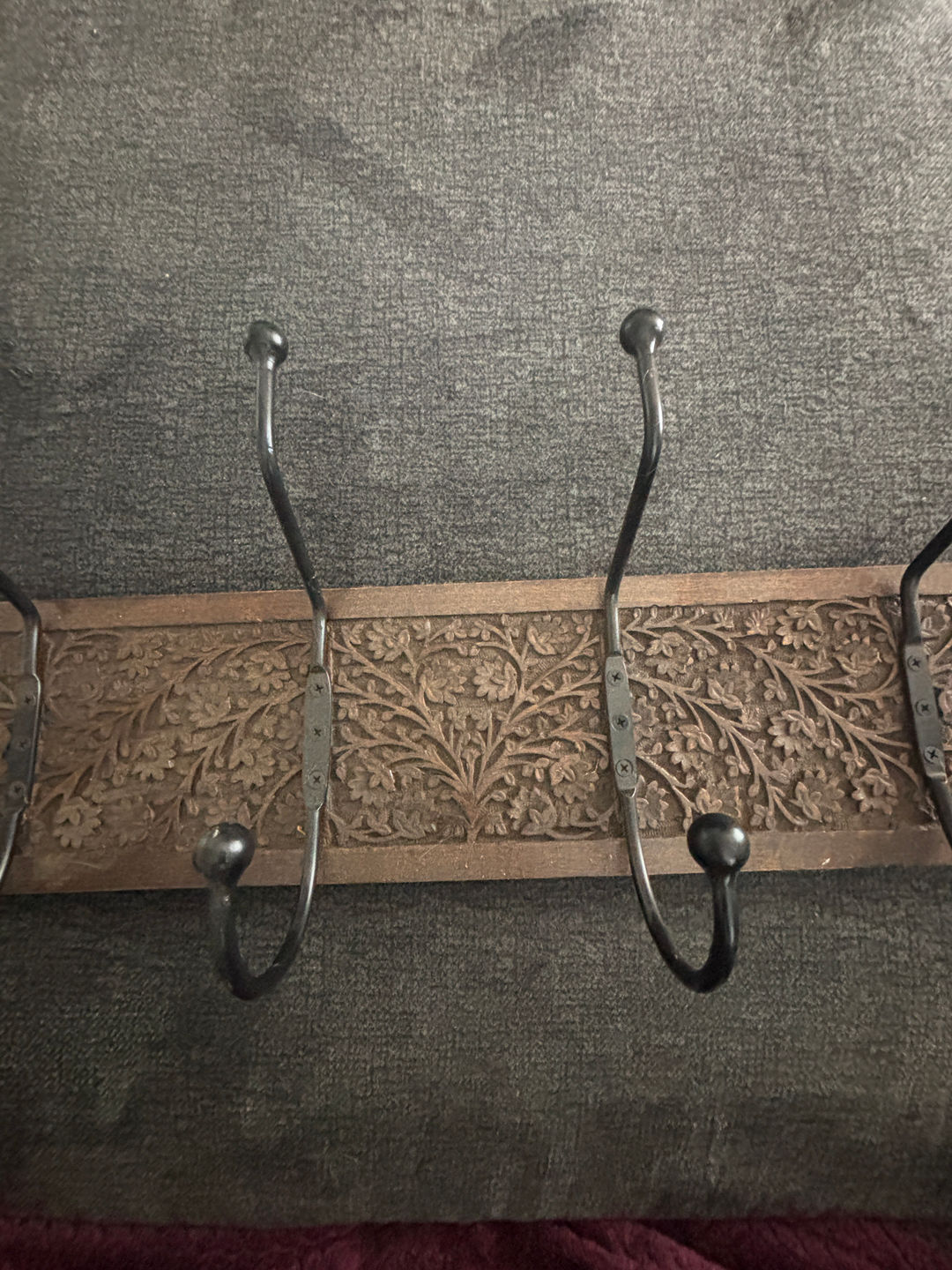 Wall Mounted Decorative Heavy Wood Carved Coat Rack with 6 Hooks 6 x 35