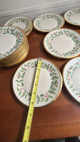 Lenox Holiday Dinnerware Plates 18pcs - Image 2